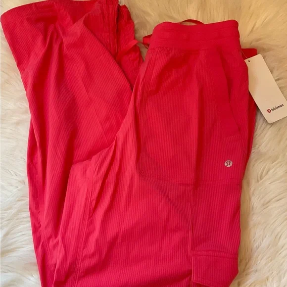 Lululemon Dance Studio Relaxed-Fit Mid-Rise Cargo Pants - NWT - Med - Glaze Pink - Picture 3 of 12